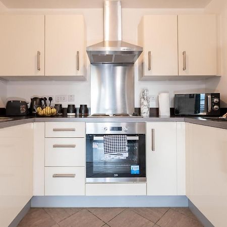 Caliber Stays Birmingham Bliss - Medusa Suite Apartments - Central 2-Bed Retreat - City Attractions, Sleeps 4, Free Netflix, Nearby Parking & Close Proximity - Bullring, Grand Central, The Cube - 5 Minutes Walk Extérieur photo