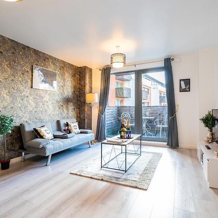Caliber Stays Birmingham Bliss - Medusa Suite Apartments - Central 2-Bed Retreat - City Attractions, Sleeps 4, Free Netflix, Nearby Parking & Close Proximity - Bullring, Grand Central, The Cube - 5 Minutes Walk Extérieur photo