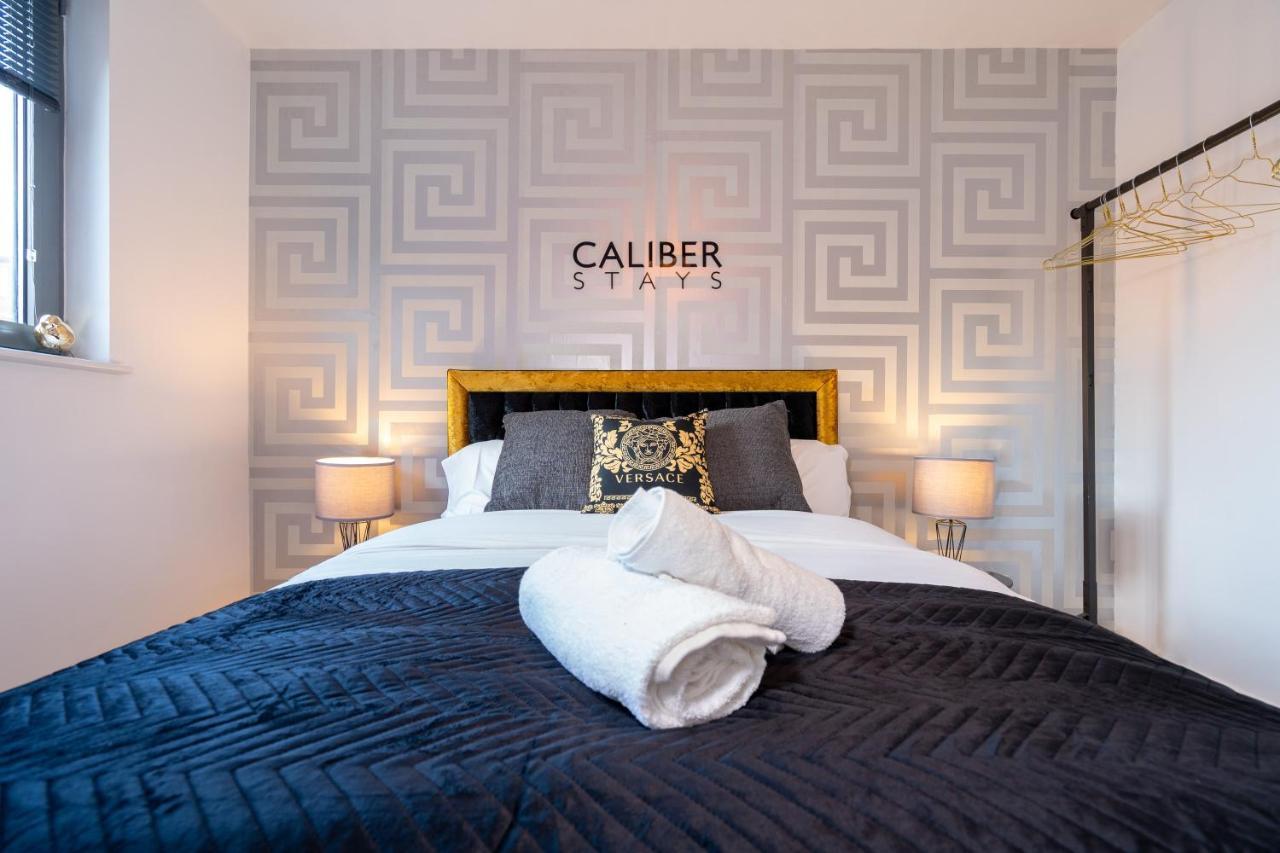 Caliber Stays Birmingham Bliss - Medusa Suite Apartments - Central 2-Bed Retreat - City Attractions, Sleeps 4, Free Netflix, Nearby Parking & Close Proximity - Bullring, Grand Central, The Cube - 5 Minutes Walk Extérieur photo