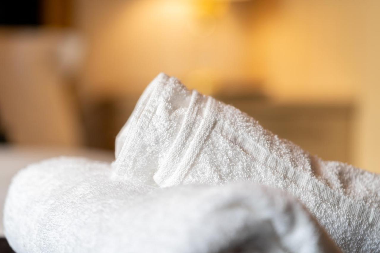 Caliber Stays Birmingham Bliss - Medusa Suite Apartments - Central 2-Bed Retreat - City Attractions, Sleeps 4, Free Netflix, Nearby Parking & Close Proximity - Bullring, Grand Central, The Cube - 5 Minutes Walk Extérieur photo