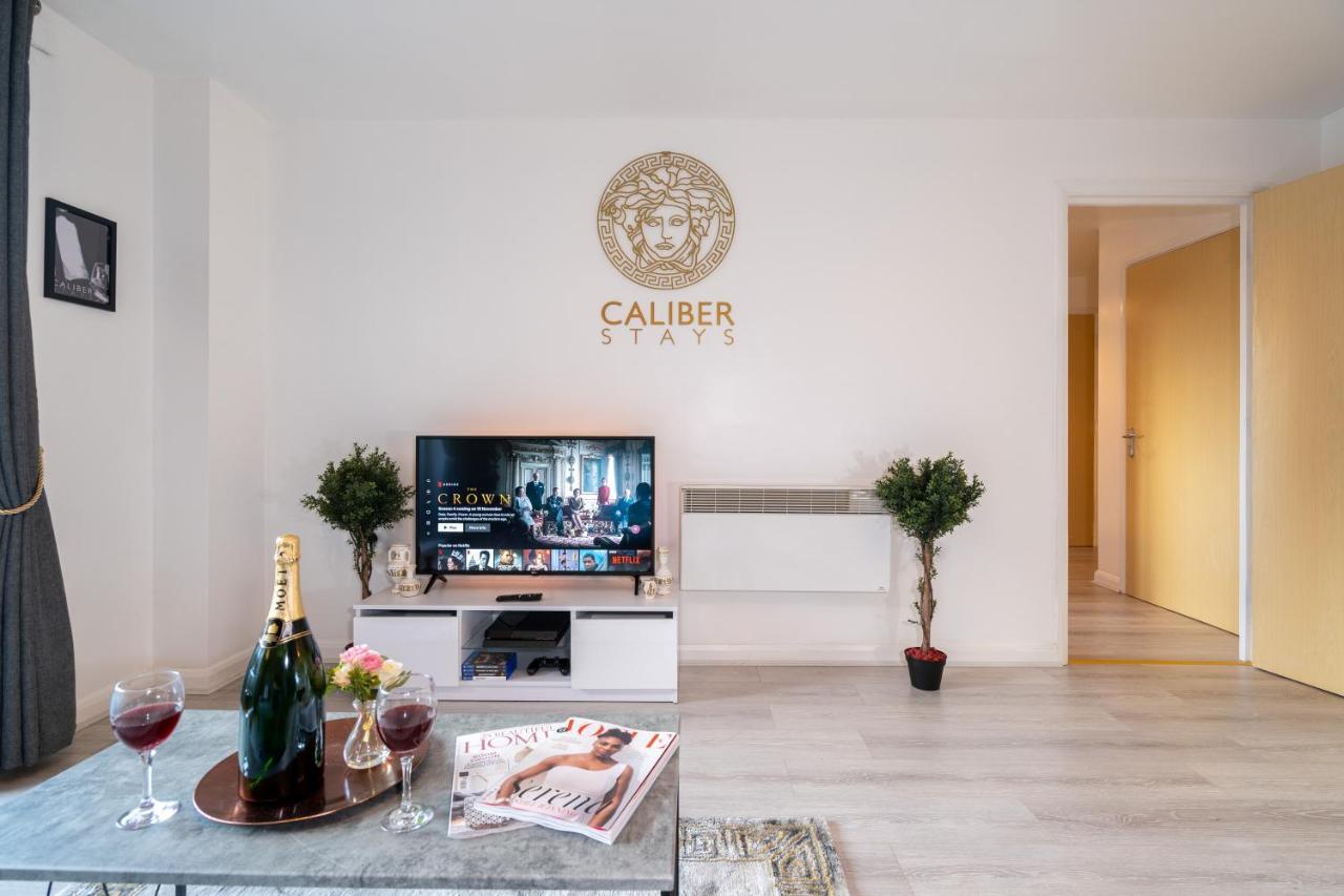 Caliber Stays Birmingham Bliss - Medusa Suite Apartments - Central 2-Bed Retreat - City Attractions, Sleeps 4, Free Netflix, Nearby Parking & Close Proximity - Bullring, Grand Central, The Cube - 5 Minutes Walk Extérieur photo