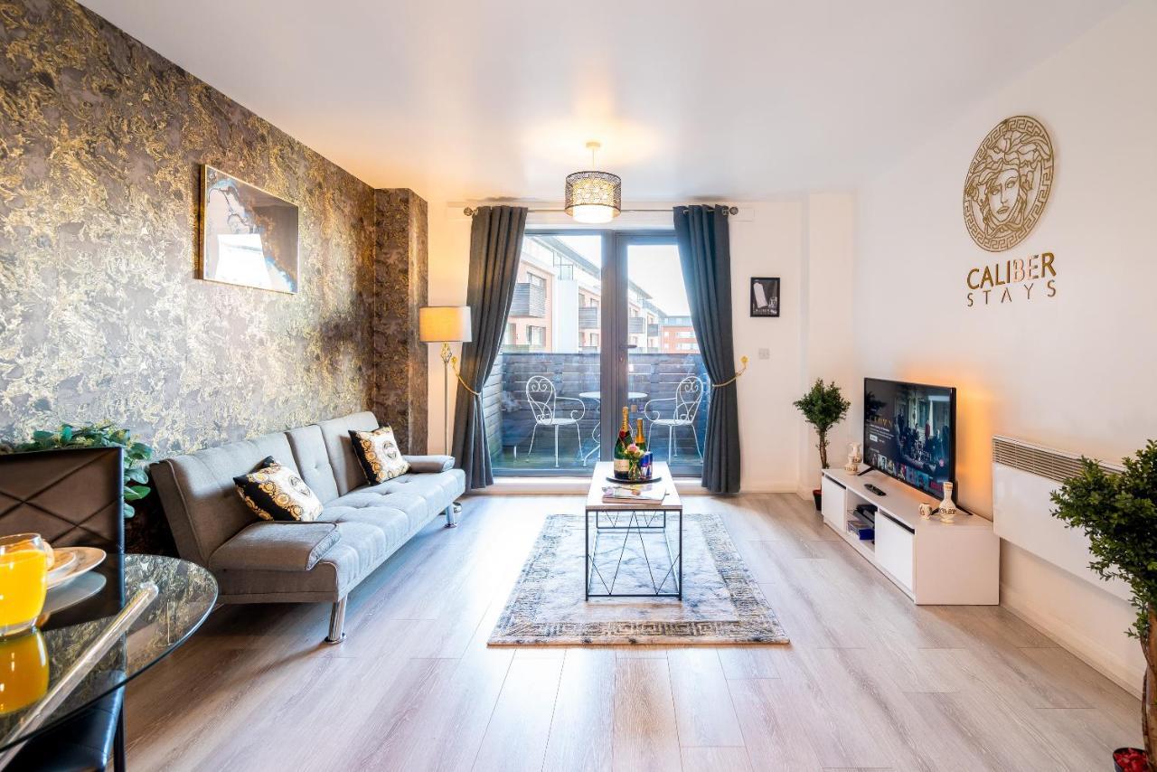 Caliber Stays Birmingham Bliss - Medusa Suite Apartments - Central 2-Bed Retreat - City Attractions, Sleeps 4, Free Netflix, Nearby Parking & Close Proximity - Bullring, Grand Central, The Cube - 5 Minutes Walk Extérieur photo