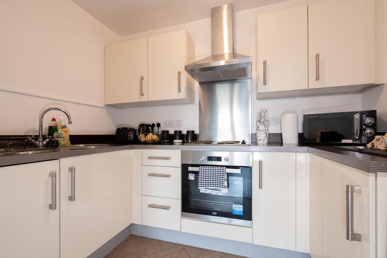 Caliber Stays Birmingham Bliss - Medusa Suite Apartments - Central 2-Bed Retreat - City Attractions, Sleeps 4, Free Netflix, Nearby Parking & Close Proximity - Bullring, Grand Central, The Cube - 5 Minutes Walk Extérieur photo